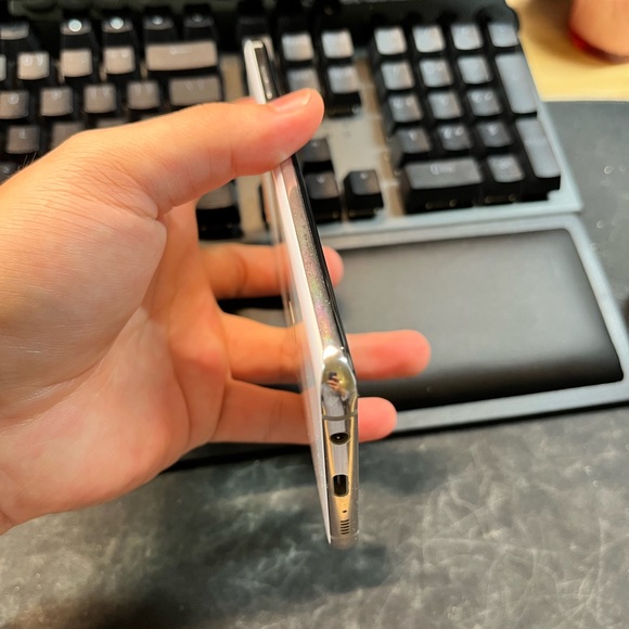 Samsung s10+ - Picture 2 of 6